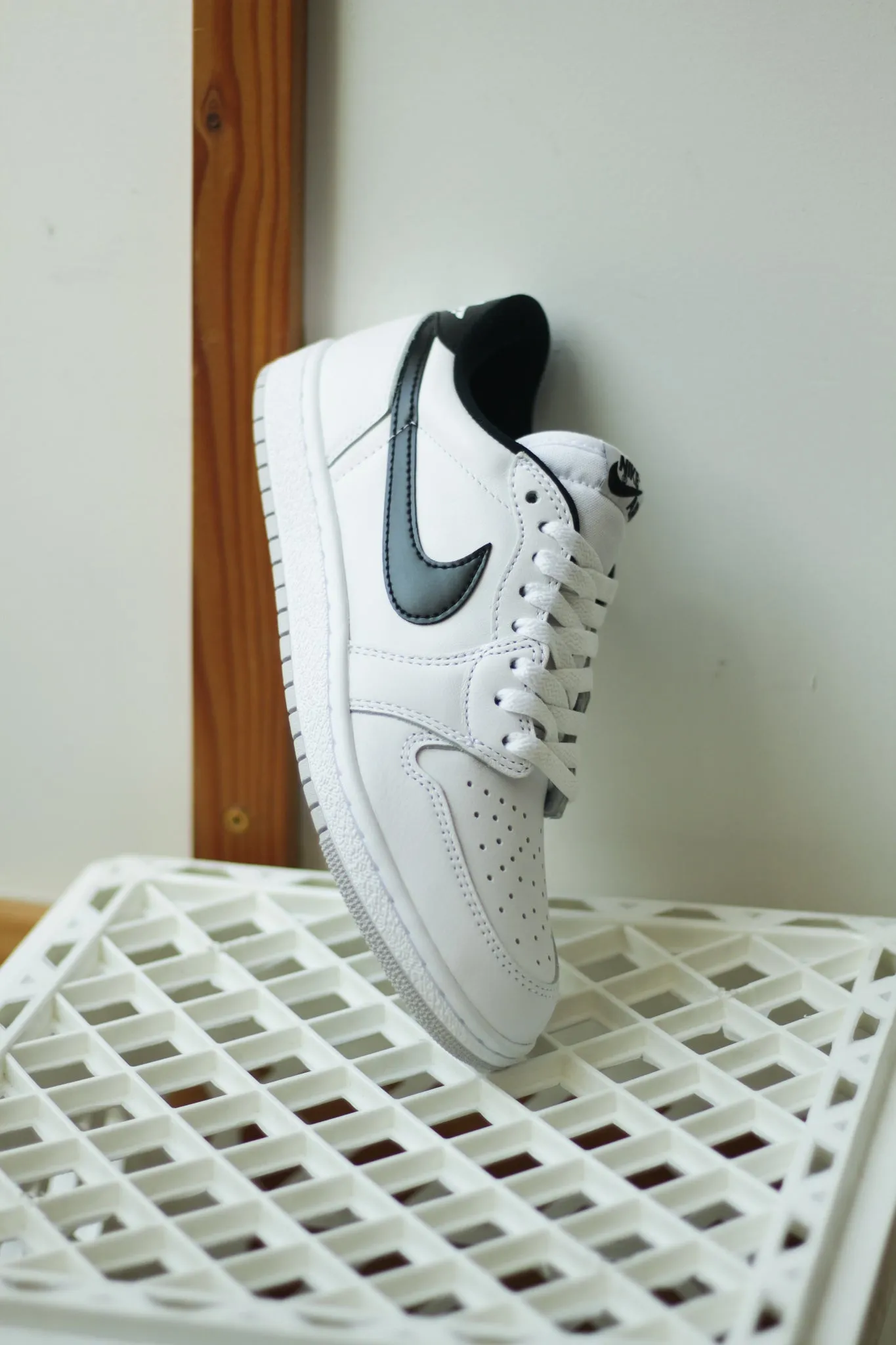 AIR JORDAN 1 LOW 85 "WHITE/BLACK"