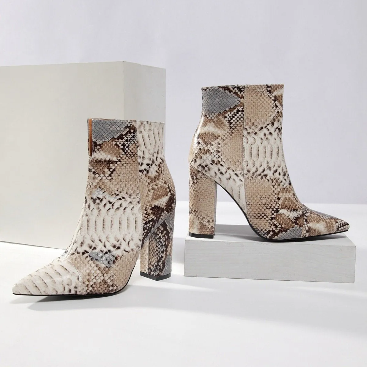 Sohiwoo Women Women Snake Print Boots